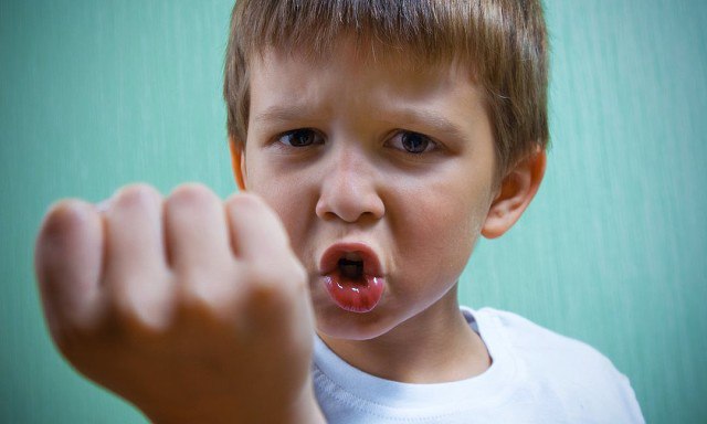 Когда ребенок кусается: причины и способы искоренить привычку - BONOBO